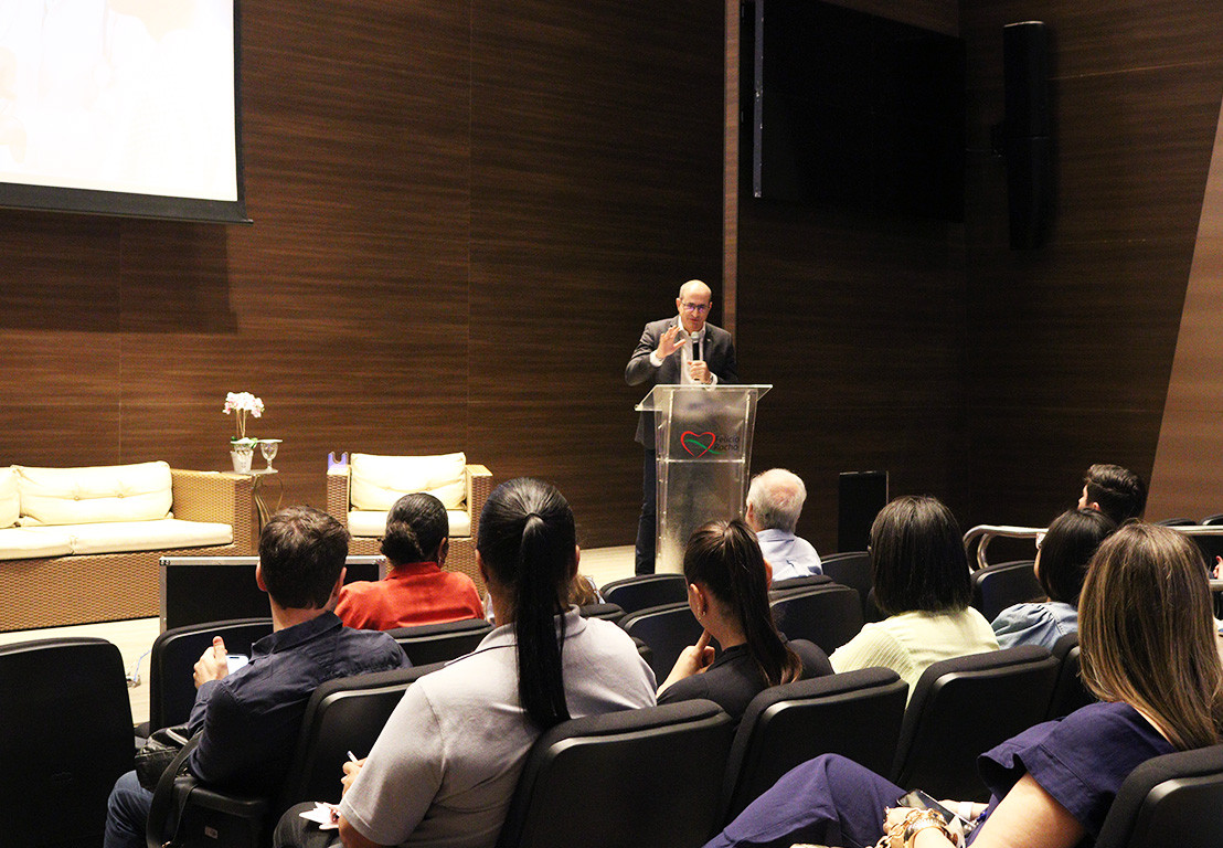 Felício Rocho e Sebrae Minas firmam parceria para capacitação em atendimento e centralidade no cliente